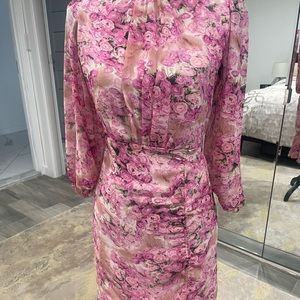 Beautiful floral dress. Suited for all occasions.